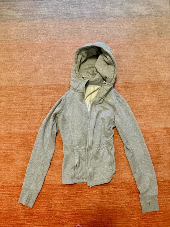 ALO Yoga Jackets & Blazers - ALO Yoga Heather Gray Hooded Zip-Up Jacket